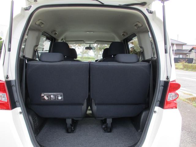 フリード Ｇ　ジャストセレクション　ＥＴＣ　バックカメラ　ナビ　ＴＶ　バックカメラ両側スライド・片側電動　ＨＩＤオートライト」キーレスエントリー　電動格納ミラー　３列シート　ウォークスルー　ＣＤ　ＵＳＢ　Ｂｌｕｅｔｏｏｔｈ（21枚目）