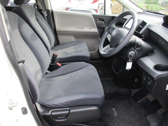 フリード Ｇ　ジャストセレクション　ＥＴＣ　バックカメラ　ナビ　ＴＶ　バックカメラ両側スライド・片側電動　ＨＩＤオートライト」キーレスエントリー　電動格納ミラー　３列シート　ウォークスルー　ＣＤ　ＵＳＢ　Ｂｌｕｅｔｏｏｔｈ（43枚目）