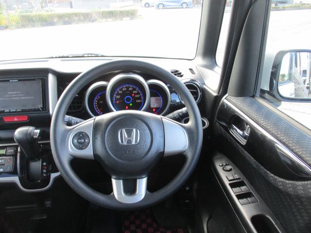 Ｎ－ＢＯＸカスタム Ｇ・Ｌパッケージ　ＥＴＣ　バックカメラ　両側電動スライドドア　オートライト　ＨＩＤ　スマートキー　アイドリングストップ　ベンチシート　ＣＶＴ　盗難防止システム　ＡＢＳ　ＥＳＣ　チップアップシート　アルミホイール（3枚目）