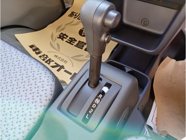 キャリイトラック ＫＣエアコン・パワステ　届出済未使用車　４ＷＤ　４ＡＴ　ＡＭ・ＦＭラジオ　セーフティサポート非装着車　Ｗエアバック　パワーウィンドウ　オートライト　マニュアルエアコン　キーレスキー　コーナーセンサー　アイドリングストップ（17枚目）