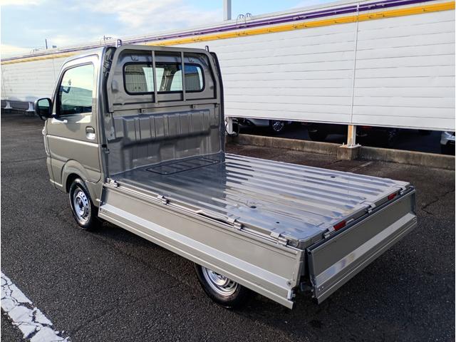 キャリイトラック ＫＣエアコン・パワステ　届出済未使用車　４ＷＤ　４ＡＴ　ＡＭ・ＦＭラジオ　セーフティサポート非装着車　Ｗエアバック　パワーウィンドウ　オートライト　マニュアルエアコン　キーレスキー　コーナーセンサー　アイドリングストップ（32枚目）