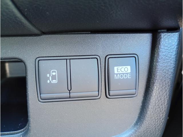 セレナ ２０Ｘ　Ｓ－ハイブリッド　雹害車　社外ＳＤナビ　フルセグＴＶ　Ｂカメラ　ＤＶＤ　ＣＤ　Ｂｌｕｅｔｏｏｔｈ　クルコン　ＥＴＣ　片側パワースライドドア　ＬＥＤヘッドライト　スマートキー　レーンキープ　オールシーズンタイヤ（8枚目）