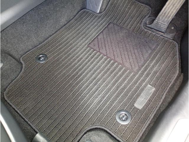 ハリアーハイブリッド Ｇ　１オーナー　純正１０インチメモリーナビ　フルセグＴＶ　バックカメラ　ビルトインＥＴＣ　デジタルインナーミラー　ハーフレザーシート　パワーシート　ＬＥＤヘッドライト　パワーバックドア　レーダークルコン（32枚目）