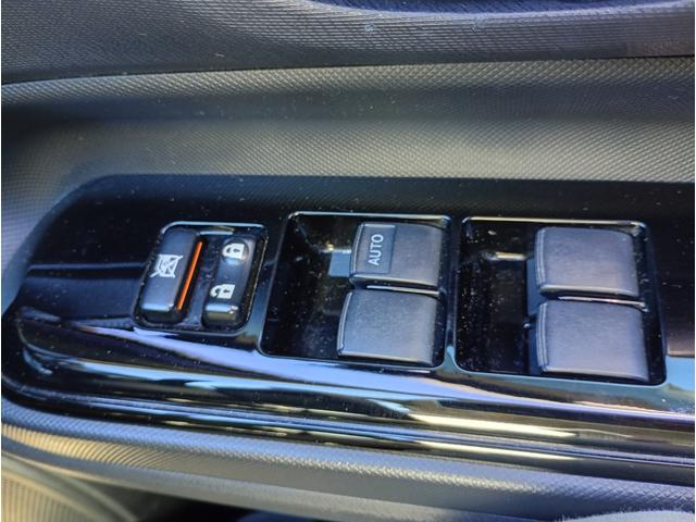 アクア Sスタイルブラック 雹害車 純正SDナビ バックカメラ ワンセグTV CD ビルドインETC シートヒーター LEDヘッドライト LEDフォグ モデリスタアルミホイール 社外シフトノブ プッシュスタート スマートキー(5枚目)