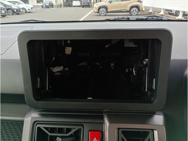 タフト G ダーククロムベンチャー 届出済未使用車 特別装備ダークブラックメッキ ガンメタリック塗装 フードガーニッシュ アンダーガーニッシュ バックドアガーニッシュ 15インチAW ブラックマイカメタリック塗装 ドアアウターハンドル(18枚目)