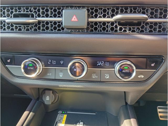 ZR-V e:HEV Z 1オーナー 4WD 純正メモリーナビ フルセグTV 全方位モニター レーダークルコン 前後ドラレコ シートヒーター パワーバックドア ETC2.0 パドルシフト レザーシート BOSEサウンド(24枚目)