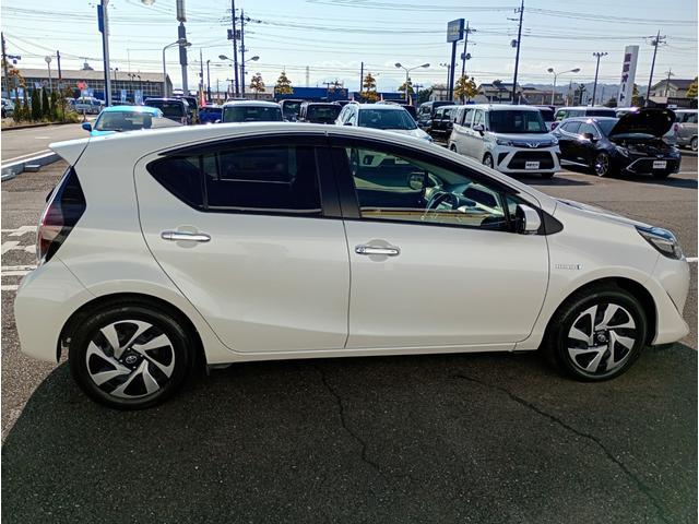 アクア Ｓスタイルブラック　１オーナー　純正９インチＳＤナビ　バックカメラ　フルセグＴＶ　ＤＶＤ　ＣＤ　トヨタセイフティ　シートヒーター　ＥＴＣ２．０　Ｂｌｕｅｔｏｏｔｈ　ドラレコ　ステアリングスイッチ　ＬＥＤヘッドライト（43枚目）