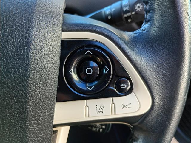 プリウス Ｓツーリングセレクション　社外９インチメモリーナビ　バックカメラ　フルセグＴＶ　走行中ＯＫ　Ｂｌｕｅｔｏｏｔｈ　シートヒーター　社外レーダー　モデリスタエアロ　モデリスタＡＷ　ビルドインＥＴＣ　ドラレコ　レーダークルコン（17枚目）