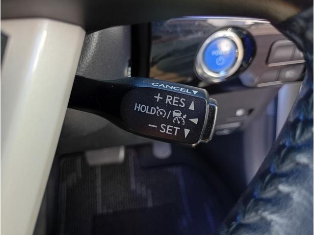 プリウス Ｓツーリングセレクション　社外９インチメモリーナビ　バックカメラ　フルセグＴＶ　走行中ＯＫ　Ｂｌｕｅｔｏｏｔｈ　シートヒーター　社外レーダー　モデリスタエアロ　モデリスタＡＷ　ビルドインＥＴＣ　ドラレコ　レーダークルコン（19枚目）