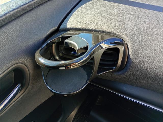 プリウス Ｓツーリングセレクション　社外９インチメモリーナビ　バックカメラ　フルセグＴＶ　走行中ＯＫ　Ｂｌｕｅｔｏｏｔｈ　シートヒーター　社外レーダー　モデリスタエアロ　モデリスタＡＷ　ビルドインＥＴＣ　ドラレコ　レーダークルコン（28枚目）