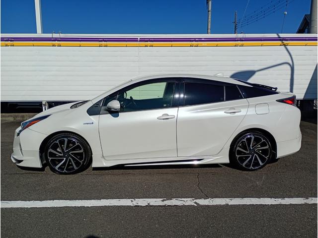 プリウス Ｓツーリングセレクション　社外９インチメモリーナビ　バックカメラ　フルセグＴＶ　走行中ＯＫ　Ｂｌｕｅｔｏｏｔｈ　シートヒーター　社外レーダー　モデリスタエアロ　モデリスタＡＷ　ビルドインＥＴＣ　ドラレコ　レーダークルコン（45枚目）