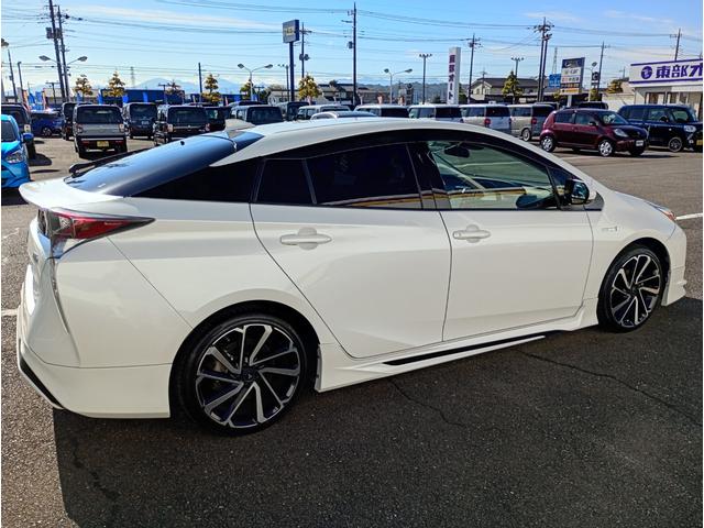 プリウス Ｓツーリングセレクション　社外９インチメモリーナビ　バックカメラ　フルセグＴＶ　走行中ＯＫ　Ｂｌｕｅｔｏｏｔｈ　シートヒーター　社外レーダー　モデリスタエアロ　モデリスタＡＷ　ビルドインＥＴＣ　ドラレコ　レーダークルコン（49枚目）