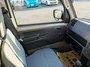 ＫＣエアコン・パワステ　届出済未使用車　４ＷＤ　４ＡＴ　ＡＭ・ＦＭラジオ　セーフティサポート非装着車　Ｗエアバック　パワーウィンドウ　オートライト　マニュアルエアコン　キーレスキー　コーナーセンサー　アイドリングストップ（21枚目）
