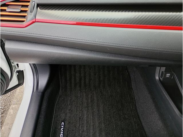シビック ハッチバック　ホンダセンシング　６速マニュアル車　ホンダセンシング　７インチナビゲーションシステム　フルセグＴＶ　アクティブクルーズコントロール　ＬＥＤヘッドライト　ＥＴＣ　純正１８インチアルミホイール（51枚目）