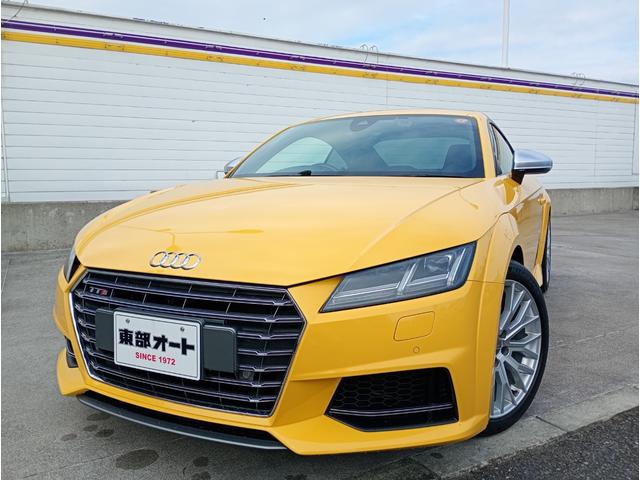 ＴＴＳクーペ ２．０ＴＦＳＩ　クワトロ　４ＷＤ　純正ナビゲーションシステム　クルーズコントロール　ドライブレコーダー　ＥＴＣ　ＬＥＤヘッドライト　ハーフレザーシート　開閉式リアウィング　１８インチ純正アルミホイール（2枚目）