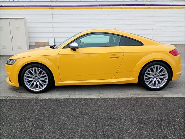 ＴＴＳクーペ ２．０ＴＦＳＩ　クワトロ　４ＷＤ　純正ナビゲーションシステム　クルーズコントロール　ドライブレコーダー　ＥＴＣ　ＬＥＤヘッドライト　ハーフレザーシート　開閉式リアウィング　１８インチ純正アルミホイール（12枚目）