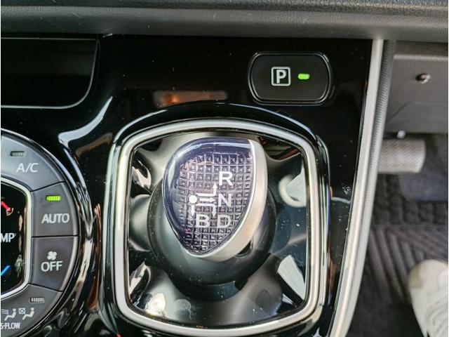 エスクァイア ハイブリッドＧｉ　トヨタセーフティセンス　ＬＥＤヘッドライト　後席両側オートスライドドア　前席シートヒーター　純正ナビゲーション　アルパイン製リアフィリップダウンモニター　ドライブレコーダー　ＥＴＣ　プッシュスタート（41枚目）