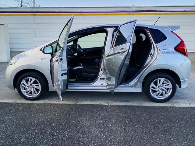 県外のお客様も大歓迎です♪北海道・東北・関東・中部・近畿・中国・四国・九州・沖縄販売実績あります！ぜひ見てみたい車がございましたらご連絡ください！当店の最寄り駅まで迎えにあがらせていただきます。