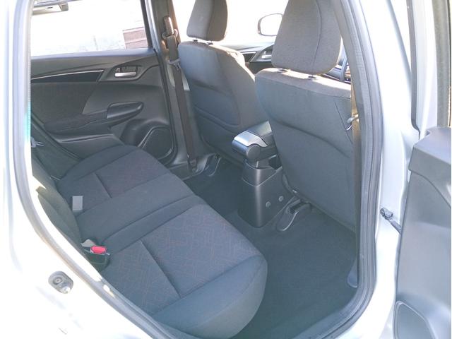後部座席は足元のスペースも広く、ゆったりしています！