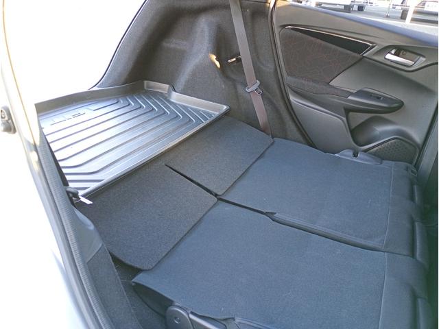 フラットになるので、荷物の安定性能に優れてます！