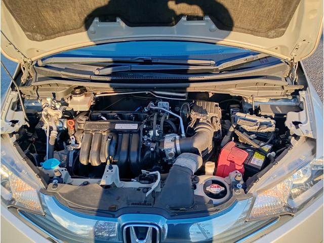 エンジンルーム内もしっかりクリーニング済みです！！！隅々まで見てください！！！修復歴もございません！！！