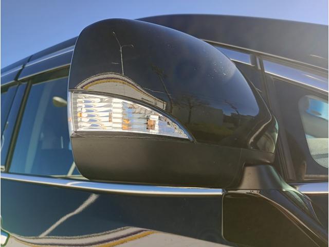 エルグランド ２５０ハイウェイスターＳ　エマージェンシーブレーキ　純正８インチナビゲーションシステム　フルセグＴＶ　ＥＴＣ　ＨＩＤヘッドライト　プッシュスタート　左右パワースライドドア　パワーリアゲート　純正１８インチアルミホイール（22枚目）