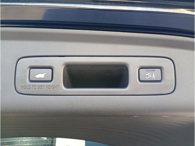 ＺＲ－Ｖ ｅ：ＨＥＶ　Ｚ　ホンダセンシング　純正１１．４インチＨｏｎｄａＣＯＮＮＥＣＴナビゲーションシステム　フルセグＴＶ　ＥＴＣ　ブラインドスポットインフォメーション　本革レザーシート　純正１８インチアルミホイール（7枚目）