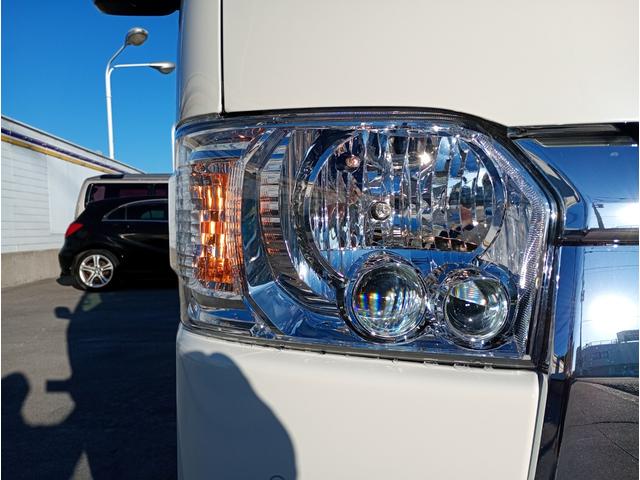 ハイエースバン DX GLパッケージ 登録済未使用車 4WD トヨタセーフティセンス LEDヘッドライト オートマチックハイビーム 運・助手席SRSエアバッグ ディーゼル車(3枚目)