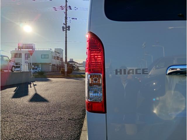 ハイエースバン DX GLパッケージ 登録済未使用車 4WD トヨタセーフティセンス LEDヘッドライト オートマチックハイビーム 運・助手席SRSエアバッグ ディーゼル車(20枚目)
