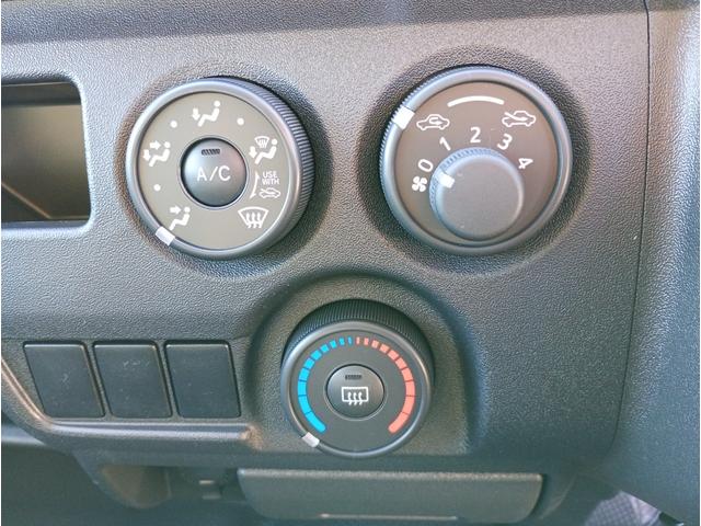 ハイエースバン DX GLパッケージ 登録済未使用車 4WD トヨタセーフティセンス LEDヘッドライト オートマチックハイビーム 運・助手席SRSエアバッグ ディーゼル車(30枚目)