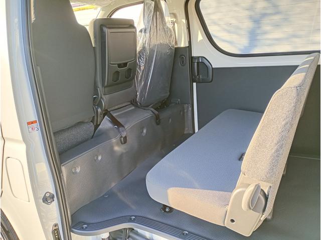 ハイエースバン DX GLパッケージ 登録済未使用車 4WD トヨタセーフティセンス LEDヘッドライト オートマチックハイビーム 運・助手席SRSエアバッグ ディーゼル車(41枚目)