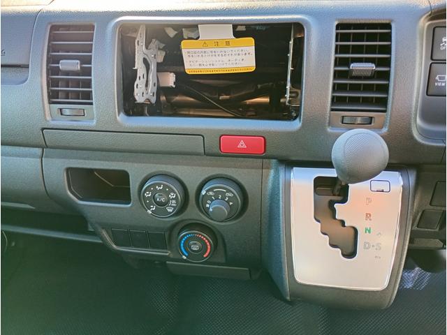 ハイエースバン ＤＸ　ＧＬパッケージ　登録済未使用車　トヨタセーフティセンス　オートハイビーム　ＬＥＤヘッドライト　自動防眩インナーミラー　両サイドスライドドア　助手席エアバック　プライバシーガラス　スペアキー（32枚目）