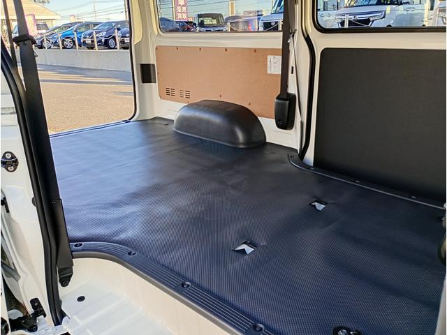 ハイエースバン ＤＸ　ＧＬパッケージ　登録済未使用車　トヨタセーフティセンス　オートハイビーム　ＬＥＤヘッドライト　自動防眩インナーミラー　両サイドスライドドア　助手席エアバック　プライバシーガラス　スペアキー（48枚目）
