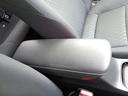 運転席にはひじ掛け付!これ付いているとロングドライブの時、嬉しいですね!