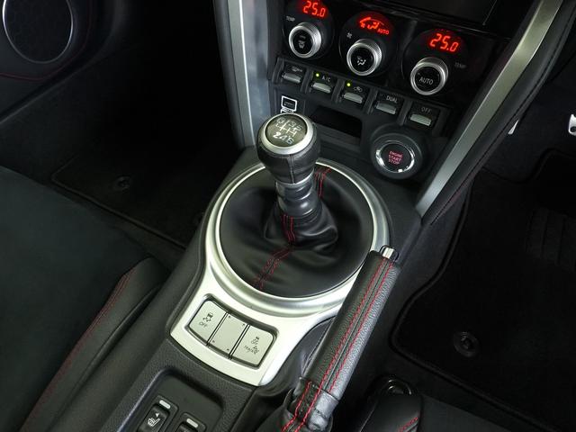 ＢＲＺ ＧＴ　純正ＭＴ　禁煙車　ＳＴｉフロントアンダースポイラー　ＳＴｉサイドアンダースポイラー　ＳＴｉリヤサイドアンダースポイラー　ｂｒｅｍｂｏ製４輪ベンチレーテッドディスクブレーキ　１７インチアルミホイール（17枚目）