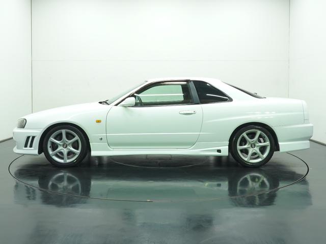 スカイライン ２５ＧＴターボ　ＭＴ載せ替え　アルティアエアロ　フジツボマフラー　ブリッツ車高調　純正フロアマット　リヤ３面プライバシーフィルム　Ｄｅｆｉブースト計　ＥＴＣ　純正アルミホイール　キーレスエントリー　ＡＢＳ（6枚目）