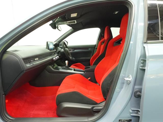 シビック タイプＲ　純正ＭＴ　禁煙車　純正フロアマット　純正ドラレコ　純正パドルライト　純正フットライト　純正シートアンダーライト　純正センターコンソールボックス＆ドリンクホルダーイルミネーション　バックカメラ　ＥＴＣ（12枚目）