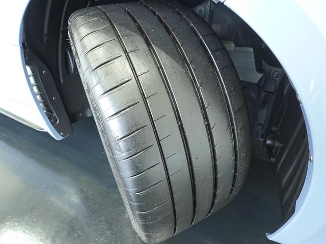 シビック タイプＲ　純正ＭＴ　禁煙車　純正フロアマット　純正ドラレコ　純正パドルライト　純正フットライト　純正シートアンダーライト　純正センターコンソールボックス＆ドリンクホルダーイルミネーション　バックカメラ　ＥＴＣ（21枚目）