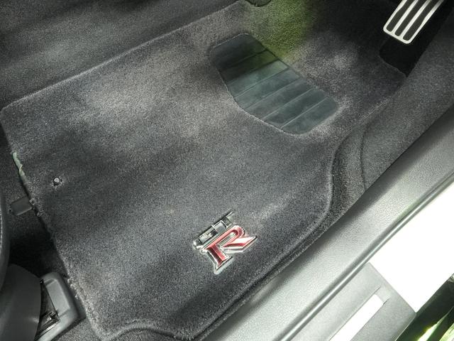 ＧＴ－Ｒ ベースグレード　ＭＹ０７　後期バンパー（前後）　後期サイドスカート　トップシークレットリアアンダーバンパー　バリスボンネット　ＴＥＩＮ車高調　ＨＫＳマフラー　社外リアウイング　クリスタルアイヘッドライト　ＥＴＣ（19枚目）