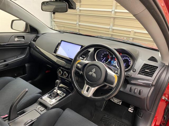 ランサー GSRエボリューションX 禁煙車 ハイパフォーマンスPKG(ビルシュタイン製サスペンション・アイバッハ製スプリング) 純正フロアマット ディクセルブレーキローター プロジェクトμブレーキパッド 社外ディスプレイオーディオ(4枚目)