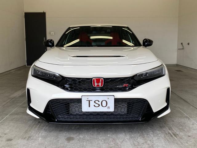 シビック タイプＲ　純正ＭＴ　禁煙車　オートプロデュースボスＥＣＵ　無限ドアハンドルプロテクター　無限スカッフプレート　ＳＰＯＯＮエアクリーナー　コムテックドライブレコーダー　社外マフラーカッター　社外フロアマット（2枚目）
