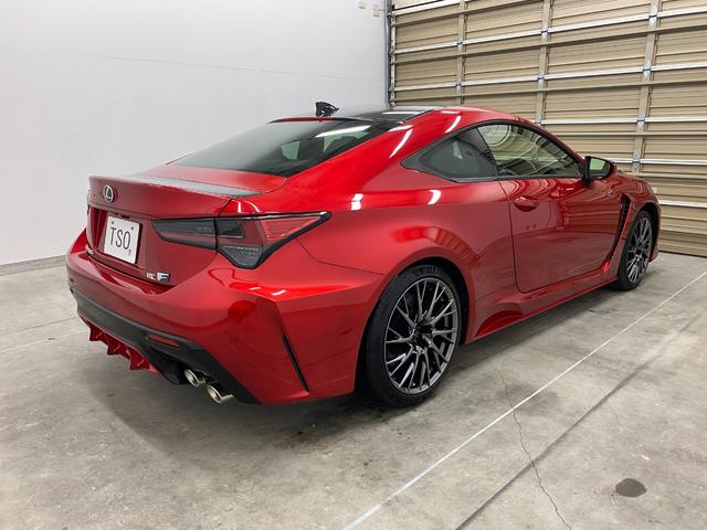 ＲＣ Ｆ カーボンエクステリアパッケージ　ワンオーナー　専用カーボンフード　専用カーボンルーフ　ＲＣＦ専用チューンドサスペンション　プリクラッシュセーフティ　ＢＳＭ　純正ＢＢＳアルミホイール　７インチＳＤナビ　地デジ　バックモニター（2枚目）