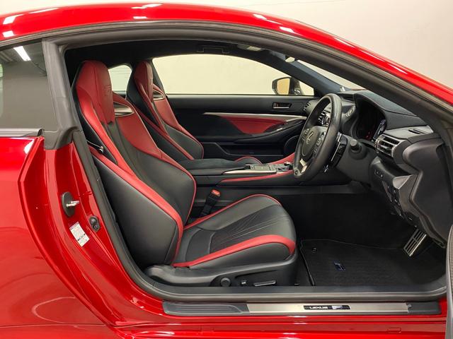 ＲＣ Ｆ カーボンエクステリアパッケージ　ワンオーナー　専用カーボンフード　専用カーボンルーフ　ＲＣＦ専用チューンドサスペンション　プリクラッシュセーフティ　ＢＳＭ　純正ＢＢＳアルミホイール　７インチＳＤナビ　地デジ　バックモニター（7枚目）