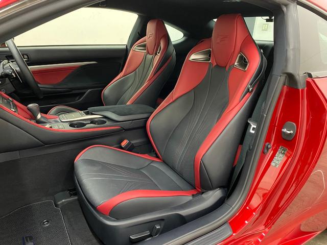 ＲＣ Ｆ カーボンエクステリアパッケージ　ワンオーナー　専用カーボンフード　専用カーボンルーフ　ＲＣＦ専用チューンドサスペンション　プリクラッシュセーフティ　ＢＳＭ　純正ＢＢＳアルミホイール　７インチＳＤナビ　地デジ　バックモニター（9枚目）