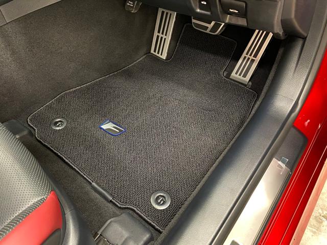 ＲＣ Ｆ カーボンエクステリアパッケージ　ワンオーナー　専用カーボンフード　専用カーボンルーフ　ＲＣＦ専用チューンドサスペンション　プリクラッシュセーフティ　ＢＳＭ　純正ＢＢＳアルミホイール　７インチＳＤナビ　地デジ　バックモニター（16枚目）