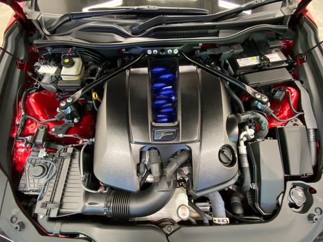 ＲＣ Ｆ カーボンエクステリアパッケージ　ワンオーナー　専用カーボンフード　専用カーボンルーフ　ＲＣＦ専用チューンドサスペンション　プリクラッシュセーフティ　ＢＳＭ　純正ＢＢＳアルミホイール　７インチＳＤナビ　地デジ　バックモニター（18枚目）