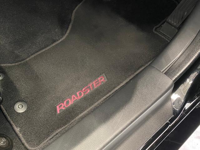 ロードスター Sスペシャルパッケージ 純正MT ワンオーナー 禁煙車 ETC 16インチAWブラックメタリック塗装 アシンメトリックLSD 純正ナビ バックモニター TV スマートキー(17枚目)