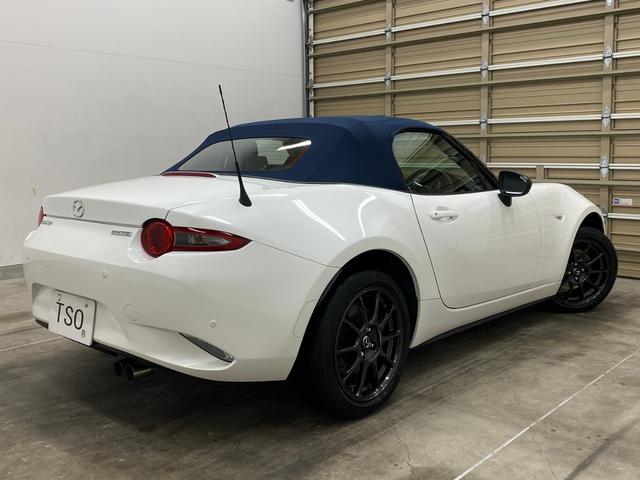 ロードスター ９９０Ｓ　純正ＭＴ　ワンオーナー　禁煙車　ソフトトップカラー：ダークブルー　Ｂｒｅｍｂｏ社製対向４ピストンフロントキャリパー　ＲＡＹＳ社製鍛造アルミホイール（ダークガンメタリック塗装）　９９０Ｓ専用セッティング（2枚目）