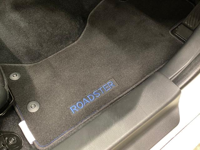 ロードスター ９９０Ｓ　純正ＭＴ　ワンオーナー　禁煙車　ソフトトップカラー：ダークブルー　Ｂｒｅｍｂｏ社製対向４ピストンフロントキャリパー　ＲＡＹＳ社製鍛造アルミホイール（ダークガンメタリック塗装）　９９０Ｓ専用セッティング（13枚目）