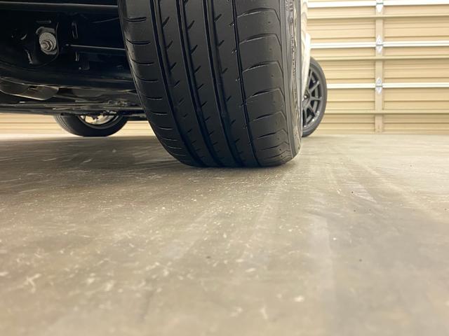 ロードスター ９９０Ｓ　純正ＭＴ　ワンオーナー　禁煙車　ソフトトップカラー：ダークブルー　Ｂｒｅｍｂｏ社製対向４ピストンフロントキャリパー　ＲＡＹＳ社製鍛造アルミホイール（ダークガンメタリック塗装）　９９０Ｓ専用セッティング（16枚目）